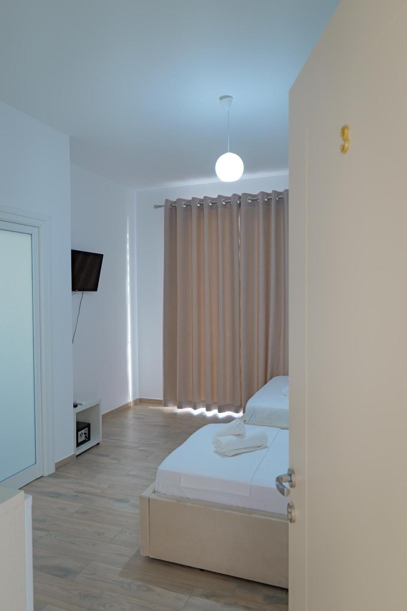 Hotel Veliaj كساميل المظهر الخارجي الصورة