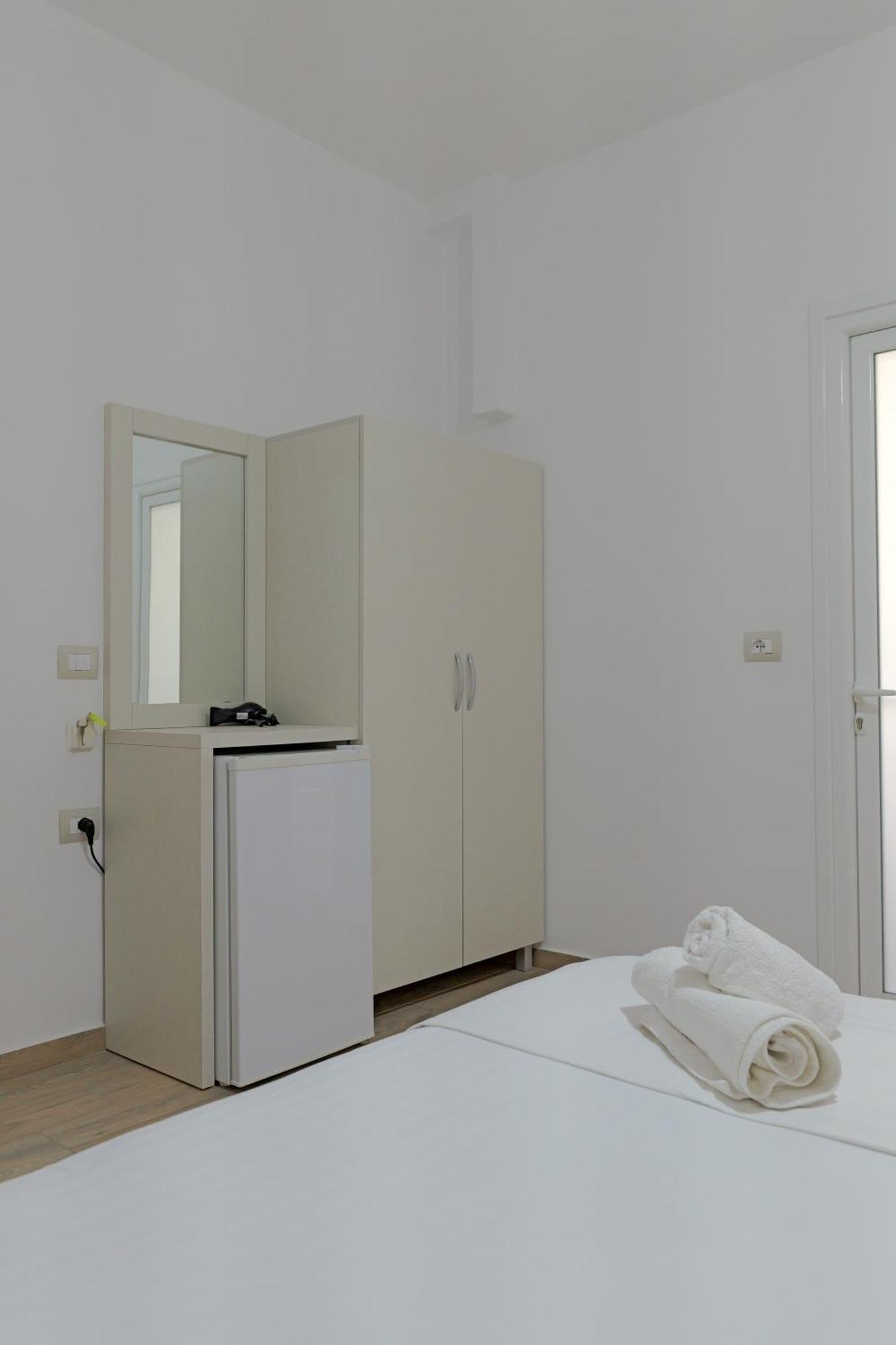 Hotel Veliaj كساميل المظهر الخارجي الصورة