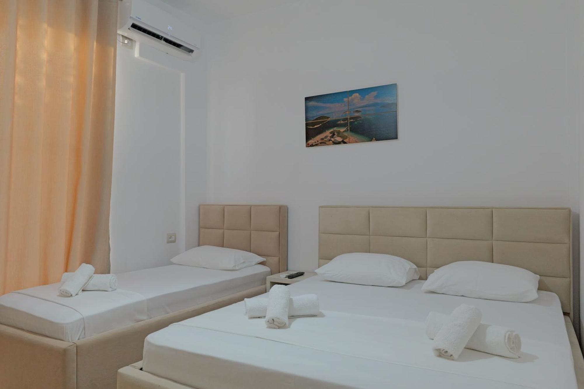 Hotel Veliaj كساميل المظهر الخارجي الصورة