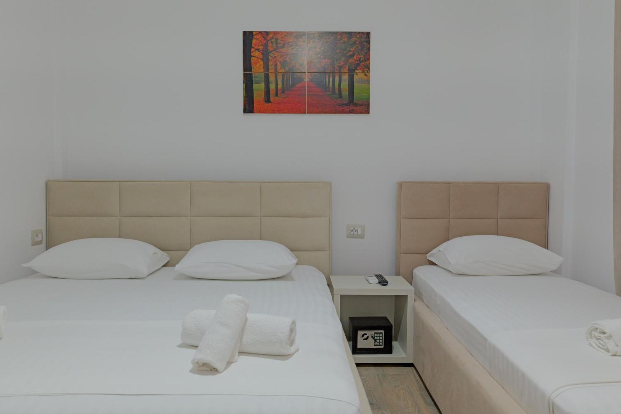 Hotel Veliaj كساميل المظهر الخارجي الصورة