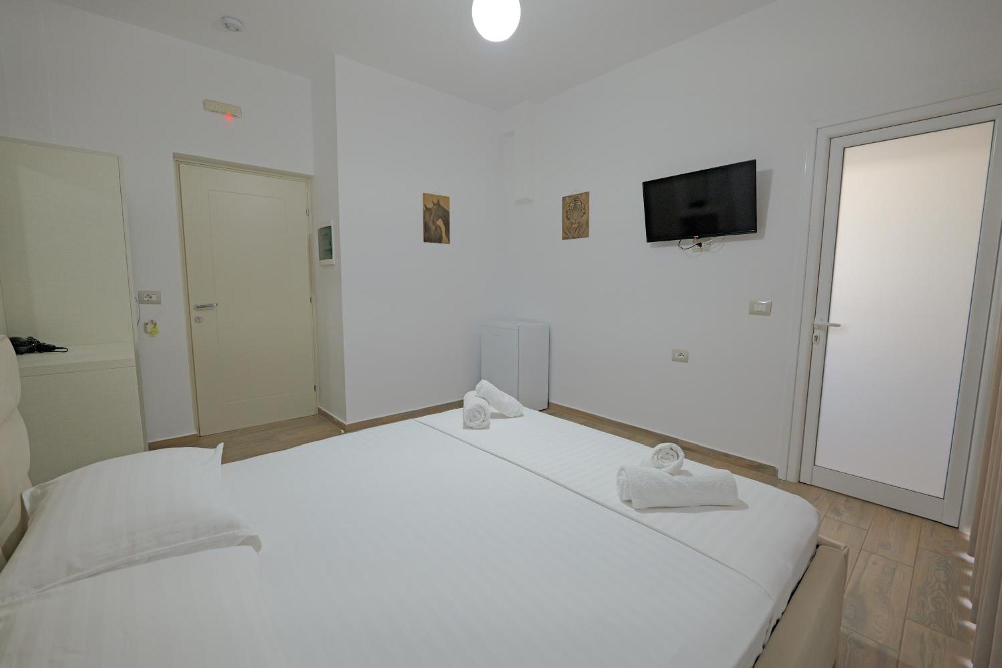 Hotel Veliaj كساميل المظهر الخارجي الصورة