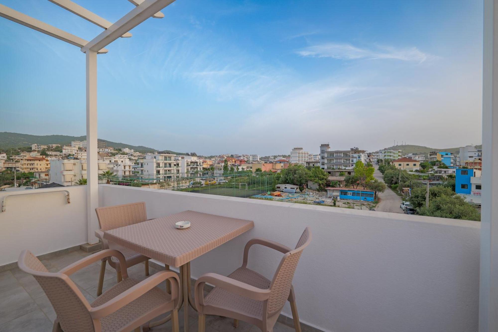 Hotel Veliaj كساميل المظهر الخارجي الصورة