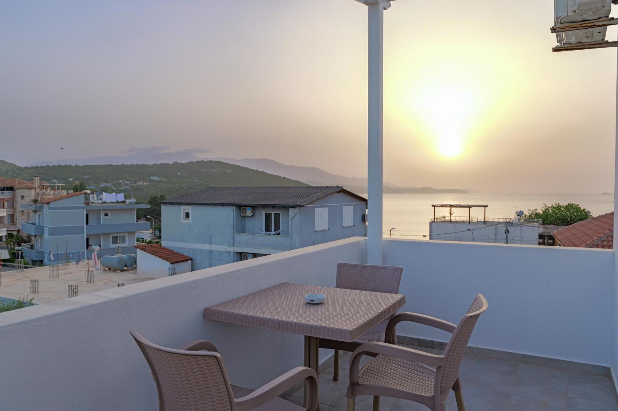 Hotel Veliaj كساميل المظهر الخارجي الصورة