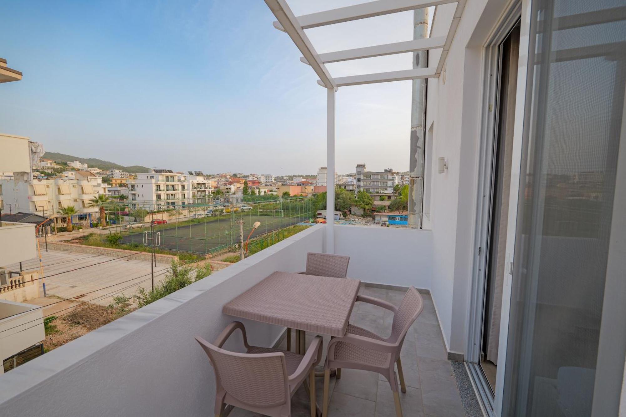 Hotel Veliaj كساميل المظهر الخارجي الصورة
