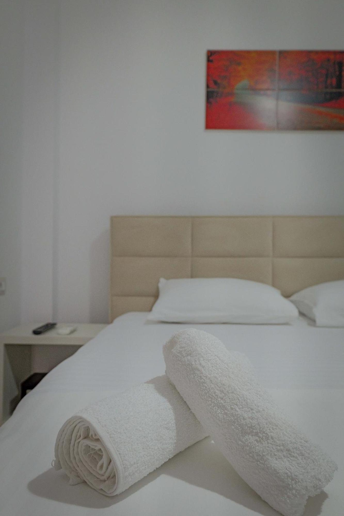 Hotel Veliaj كساميل المظهر الخارجي الصورة