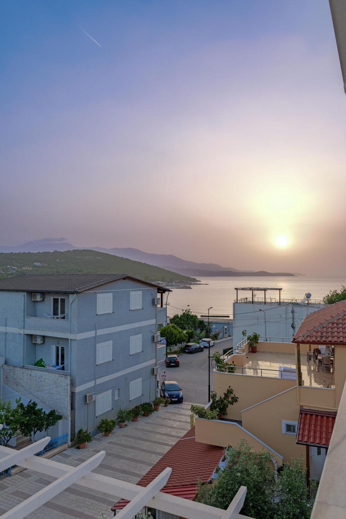 Hotel Veliaj كساميل المظهر الخارجي الصورة