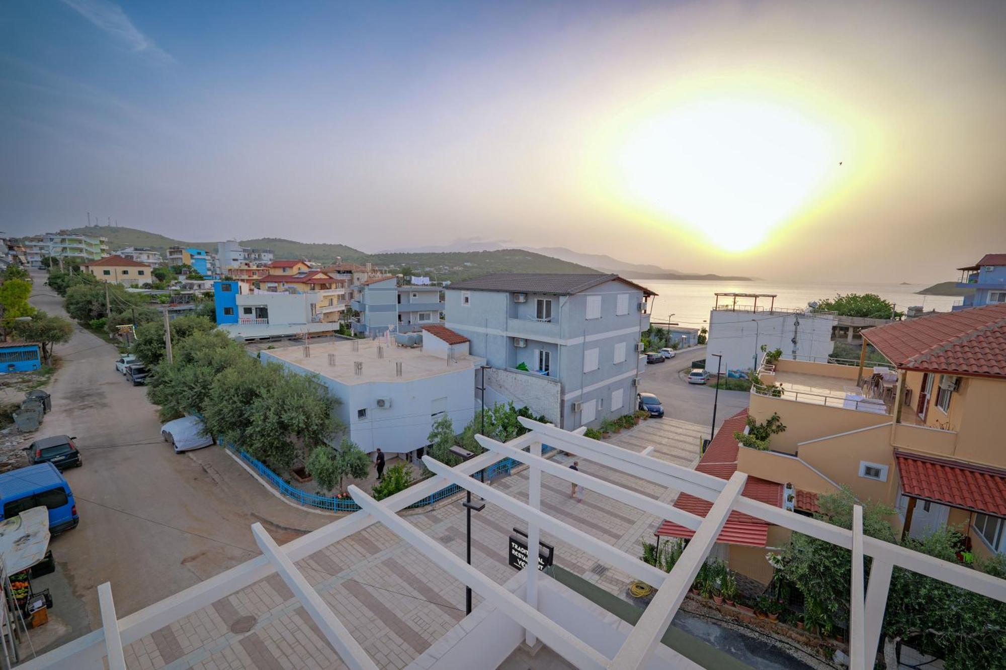 Hotel Veliaj كساميل المظهر الخارجي الصورة