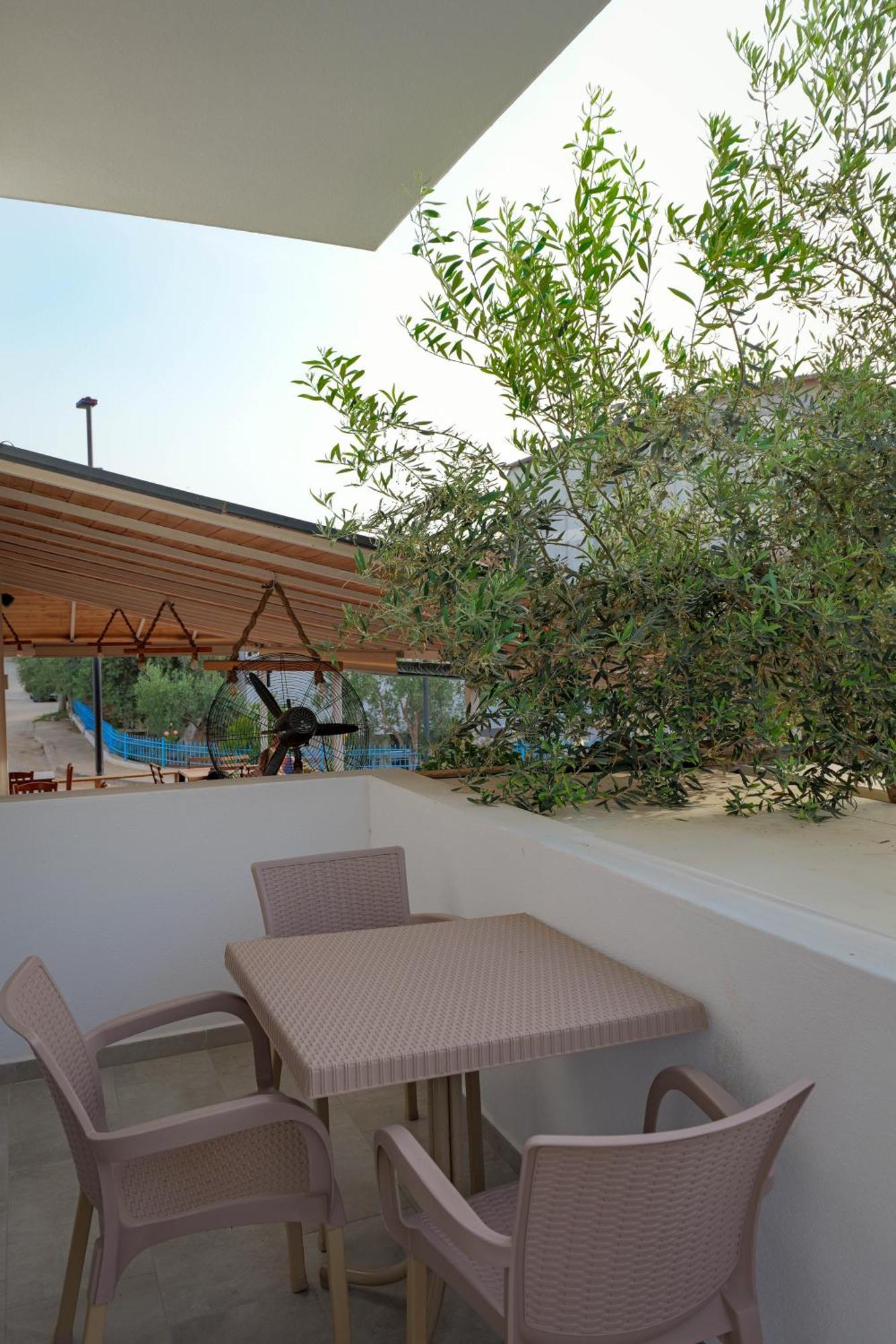 Hotel Veliaj كساميل المظهر الخارجي الصورة