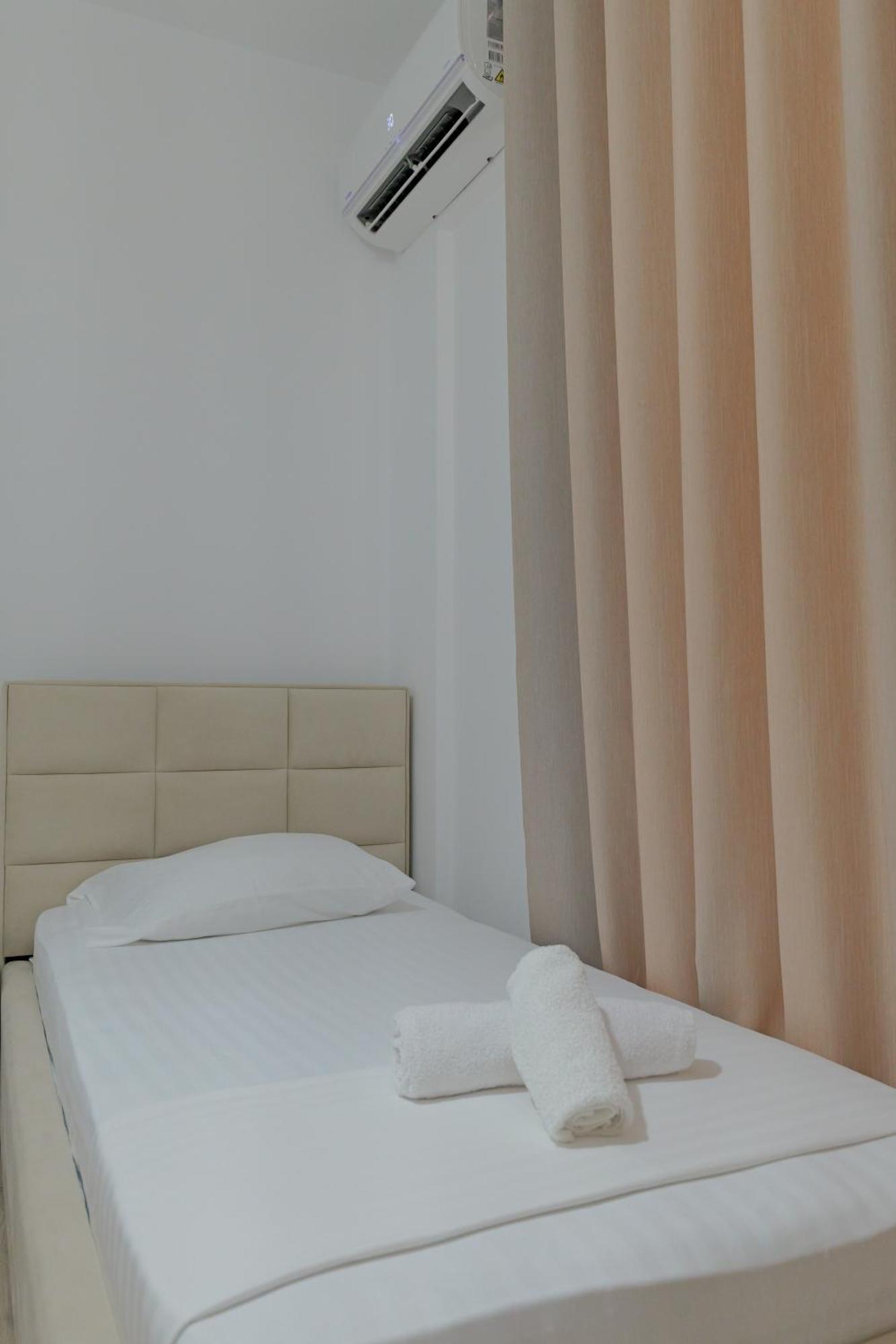 Hotel Veliaj كساميل المظهر الخارجي الصورة