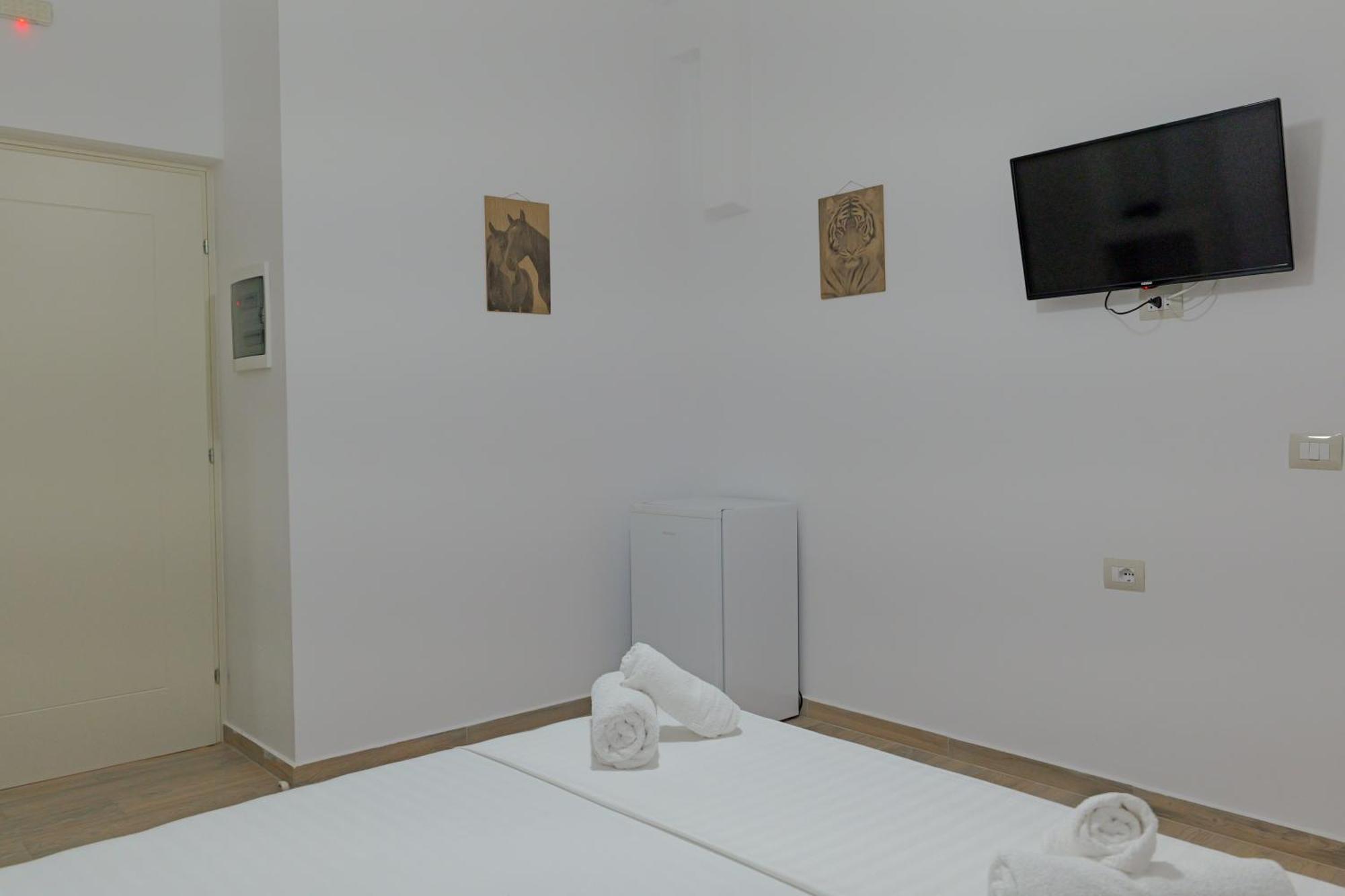 Hotel Veliaj كساميل المظهر الخارجي الصورة