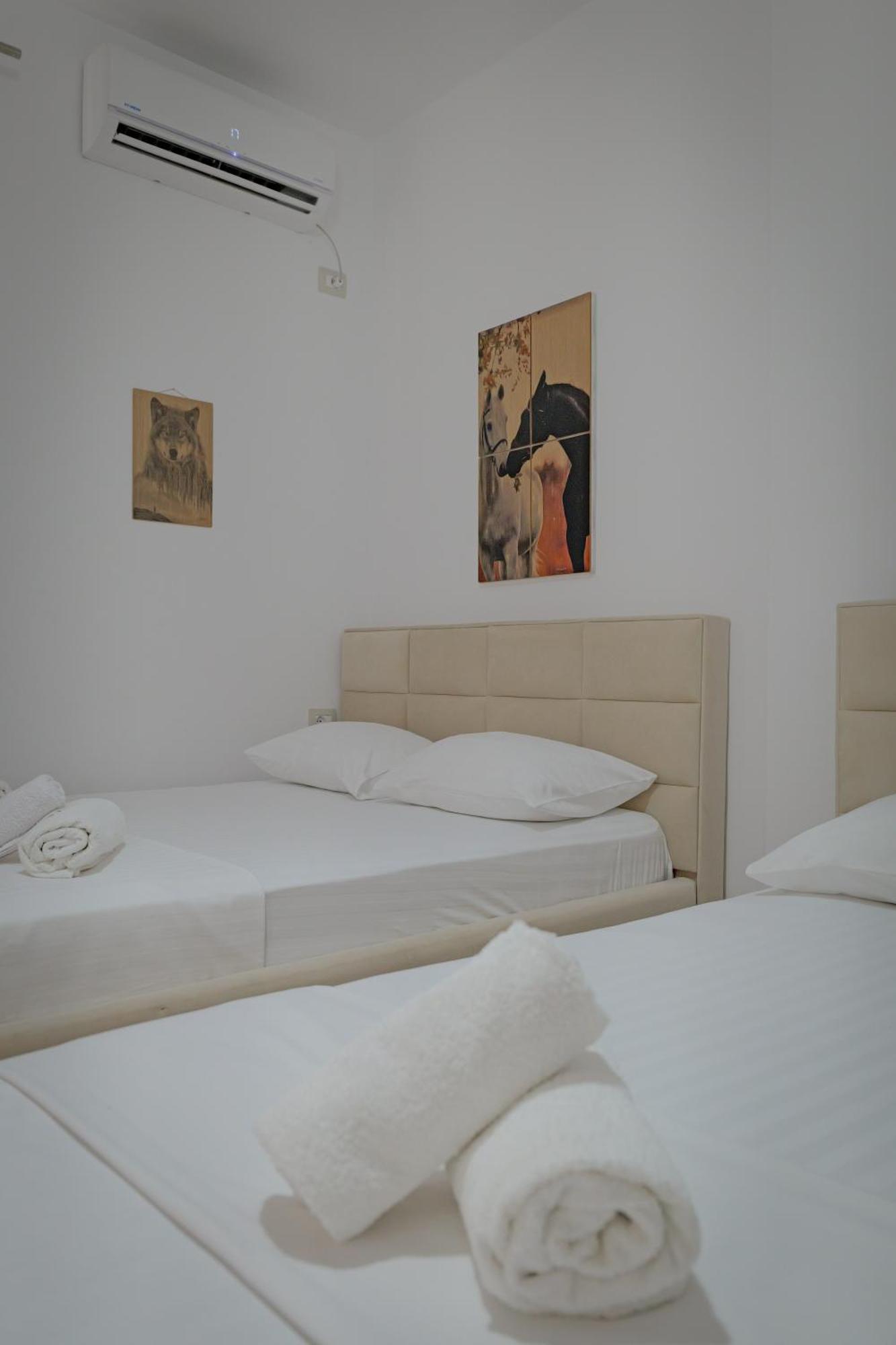Hotel Veliaj كساميل المظهر الخارجي الصورة