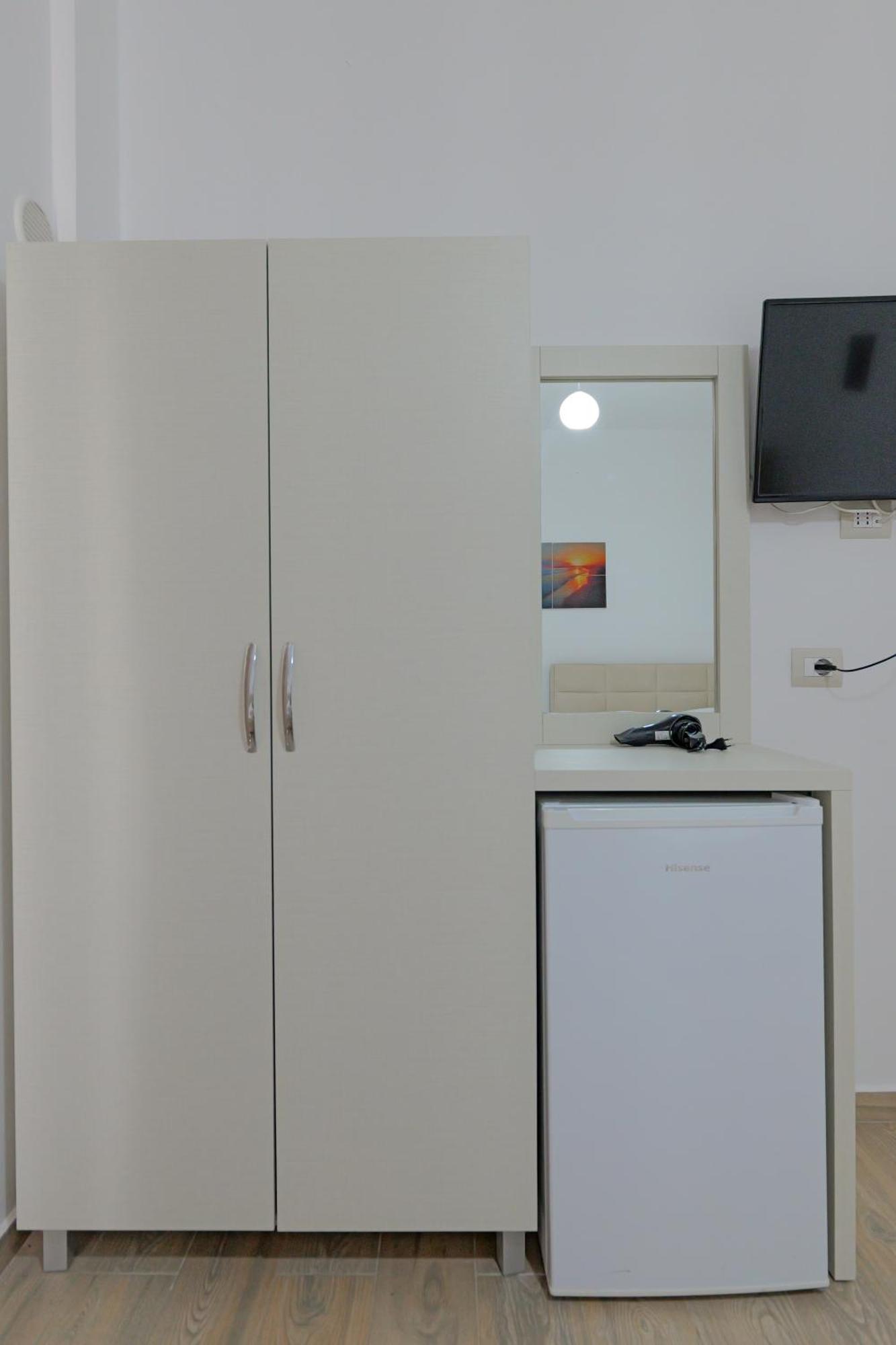 Hotel Veliaj كساميل المظهر الخارجي الصورة